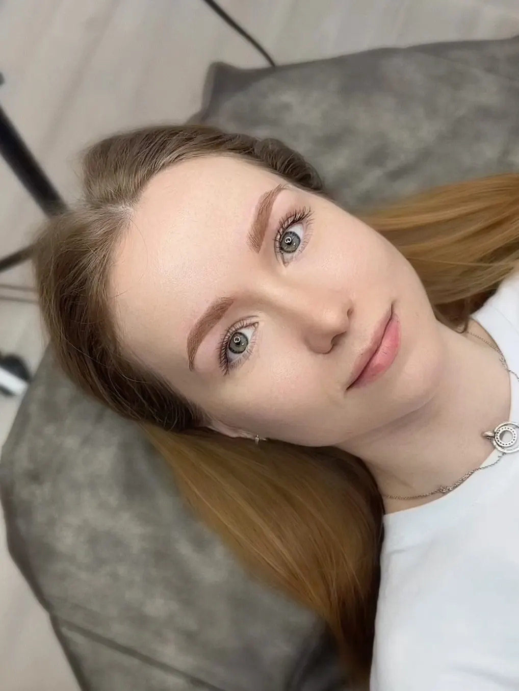 Fertige Powder Brows nach der Behandlung